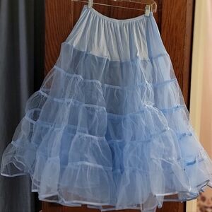 NWOT Pettiskirt 3 Layer Crinoline